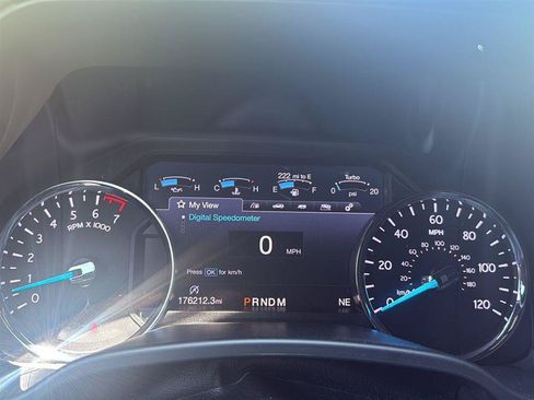 Used 2019 Ford Expedition XLT w/ Equipment Group 202A AWD/4WD image 13