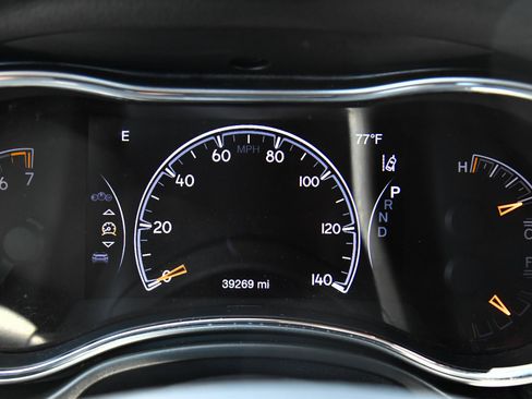 Used 2022 Jeep Grand Cherokee Laredo X AWD/4WD image 32