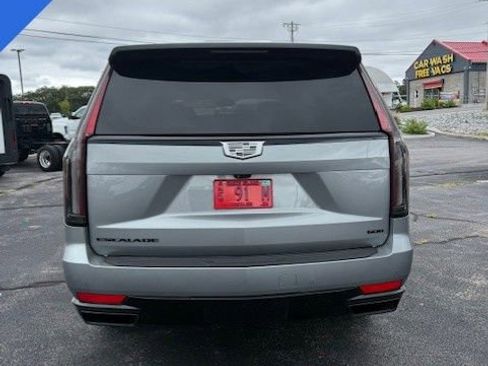 Used 2023 Cadillac Escalade Sport Platinum w/ LPO, ONYX Package image 4