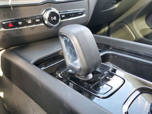 Used 2025 Volvo XC60 B5 Plus image 15