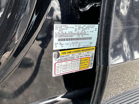 Used 2025 Ford Expedition Active RWD image 6