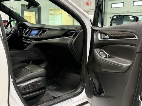 Certified 2023 Buick Enclave Avenir w/ Avenir Technology Package AWD/4WD image 8