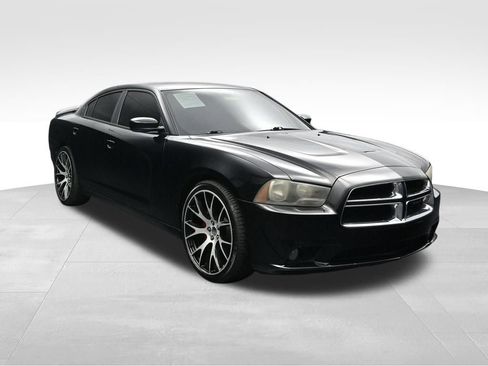 Used 2013 Dodge Charger SXT w/ Rallye Appearance Group RWD image 7