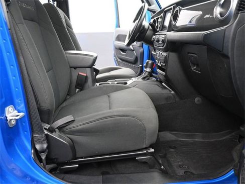 Used 2021 Jeep Gladiator Overland image 18