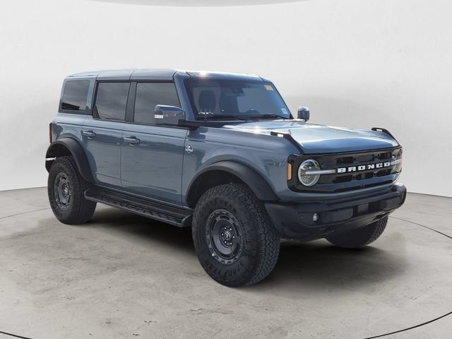 Used 2025 Ford Bronco Outer Banks w/ Sasquatch Package AWD/4WD image 3