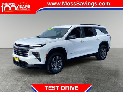 Used 2025 Chevrolet Traverse LT