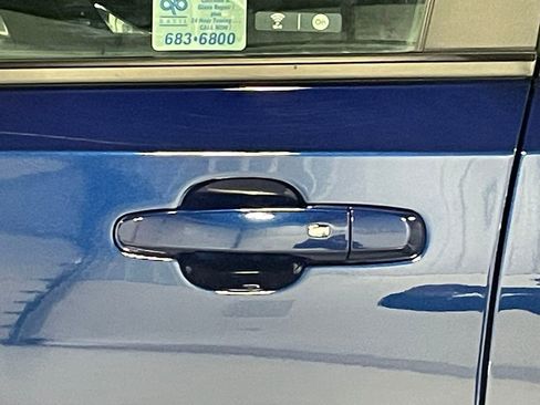 Used 2023 GMC Terrain SLE w/ Driver Convenience Package image 17