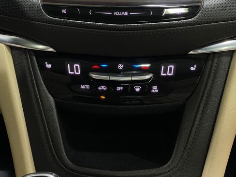 Used 2018 Cadillac XT5 Luxury w/ Driver Awareness Package image 27