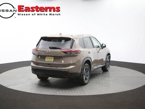 Used 2024 Nissan Rogue SV w/ SV Premium Package FWD image 39