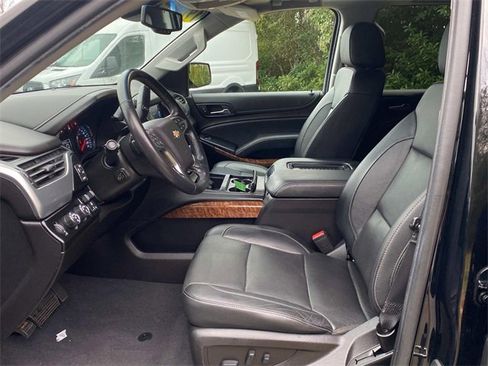 Used 2019 Chevrolet Suburban Premier image 12