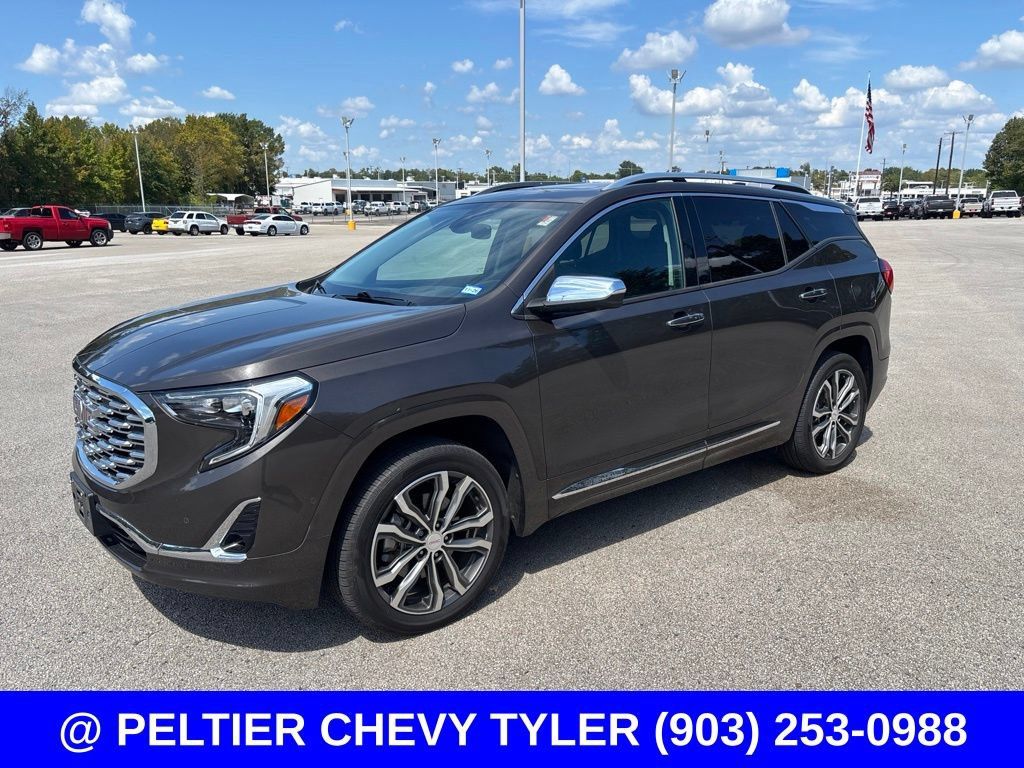 Used 2020 GMC Terrain Denali w/ Denali Premium Package AWD/4WD image 3