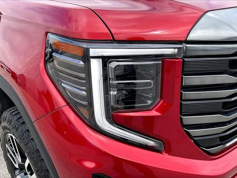 Used 2024 GMC Sierra 1500 AT4 w/ Technology Package AWD/4WD image 28