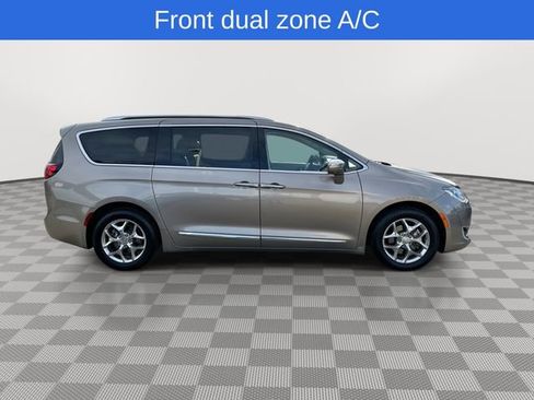 Used 2018 Chrysler Pacifica Limited w/ Advanced Safetytec Group image 11