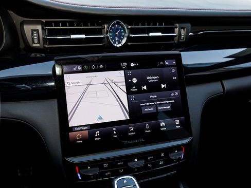 Used 2022 Maserati Quattroporte Modena image 20