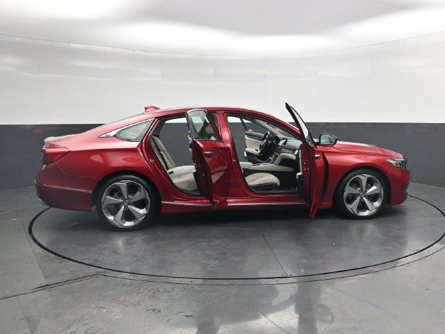 Used 2018 Honda Accord Touring image 40