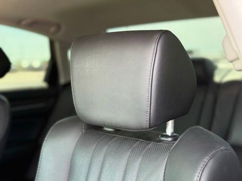 Used 2021 Honda Accord Touring image 11