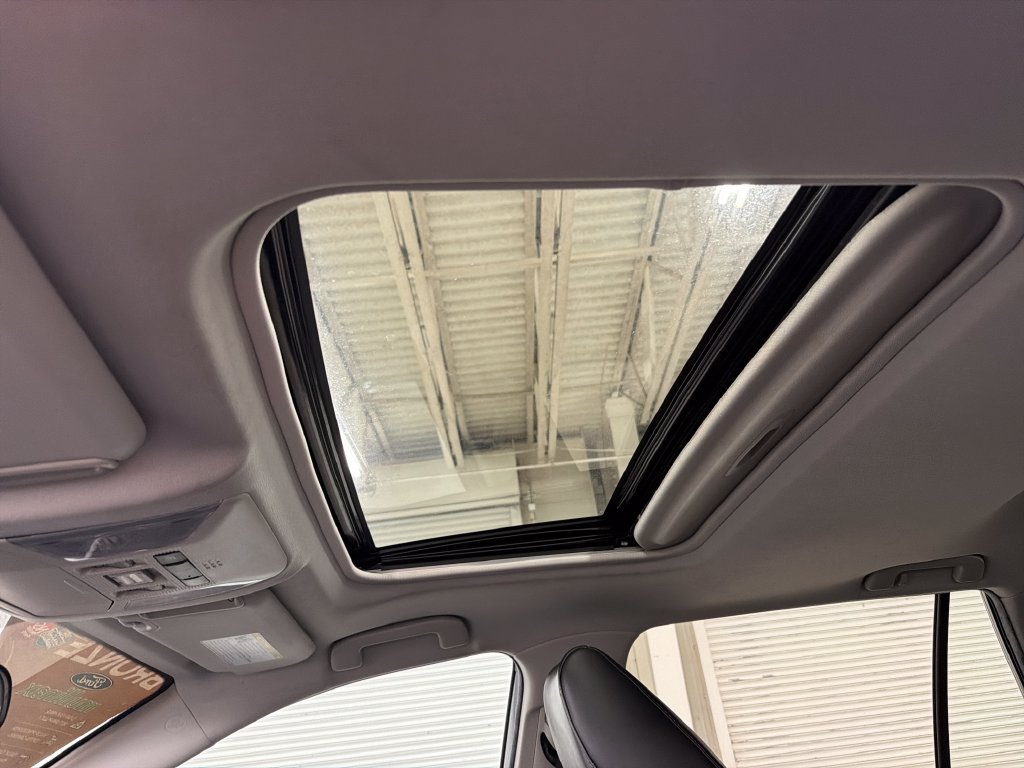 Used 2021 Toyota RAV4 XLE Premium FWD image 8