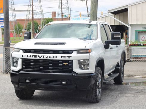 Used 2022 Chevrolet Silverado 2500 Custom w/ Custom Value Package AWD/4WD image 3