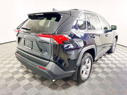 Used 2025 Toyota RAV4 LE AWD/4WD image 3
