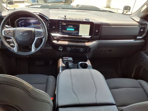 Used 2024 Chevrolet Silverado 1500 LT Trail Boss w/ LPO, Dark Essentials Package AWD/4WD image 12