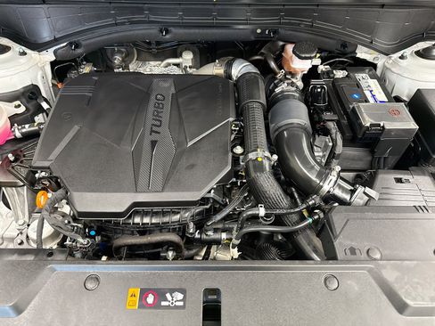 Used 2025 Hyundai Santa Fe SEL FWD image 33