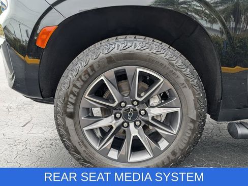 Used 2024 Chevrolet Suburban Z71 w/ Luxury Package image 5