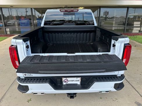 Used 2026 GMC Sierra 1500 Denali w/ Technology Package RWD image 32