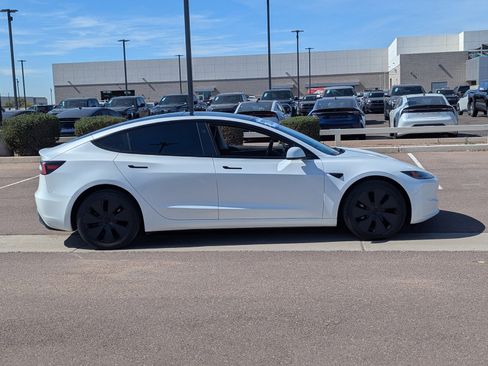 Used 2024 Tesla Model 3 Standard Range image 6