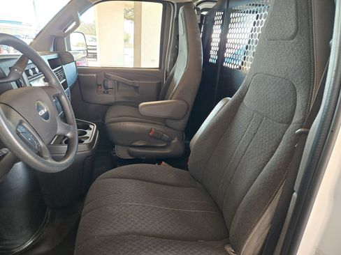 Used 2024 GMC Savana 2500 w/ Driver Convenience Package image 21