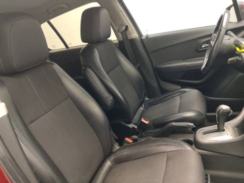 Used 2016 Chevrolet Trax LT w/ LT Convenience Package image 21