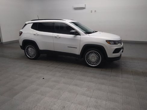 Used 2022 Jeep Compass Latitude AWD/4WD image 11