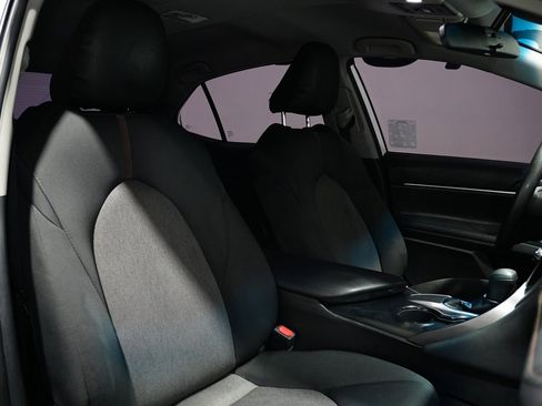 Used 2019 Toyota Camry LE image 15