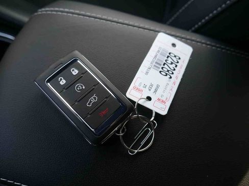 New 2025 Jeep Grand Cherokee Altitude image 29