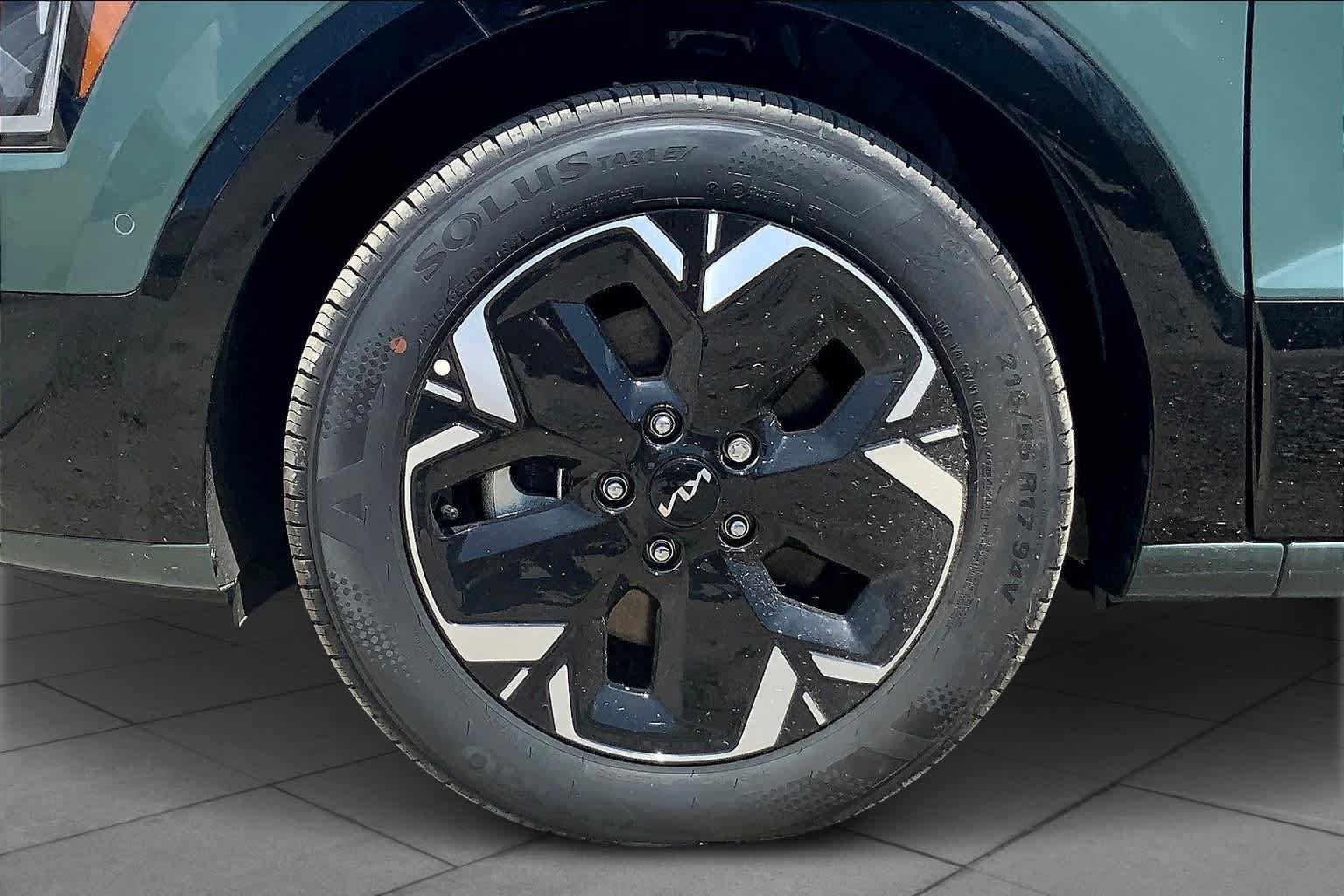 Used 2024 Kia Niro Wave w/ Wave Preserve Package FWD image 10
