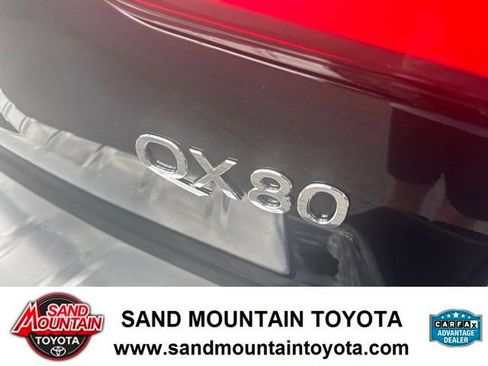 Used 2024 INFINITI QX80 Sensory AWD/4WD image 9