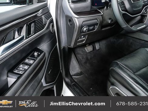 Used 2023 Jeep Wagoneer 2WD w/ Convenience Group I image 9