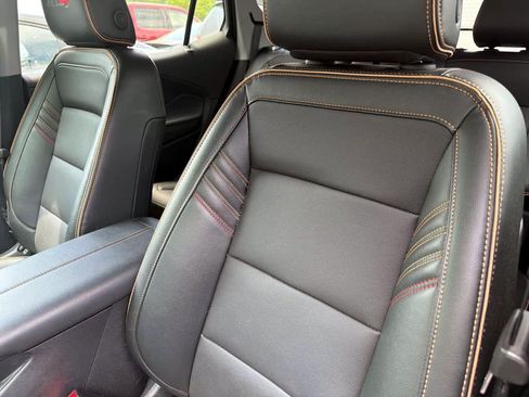 Used 2024 GMC Terrain AT4 AWD/4WD image 12