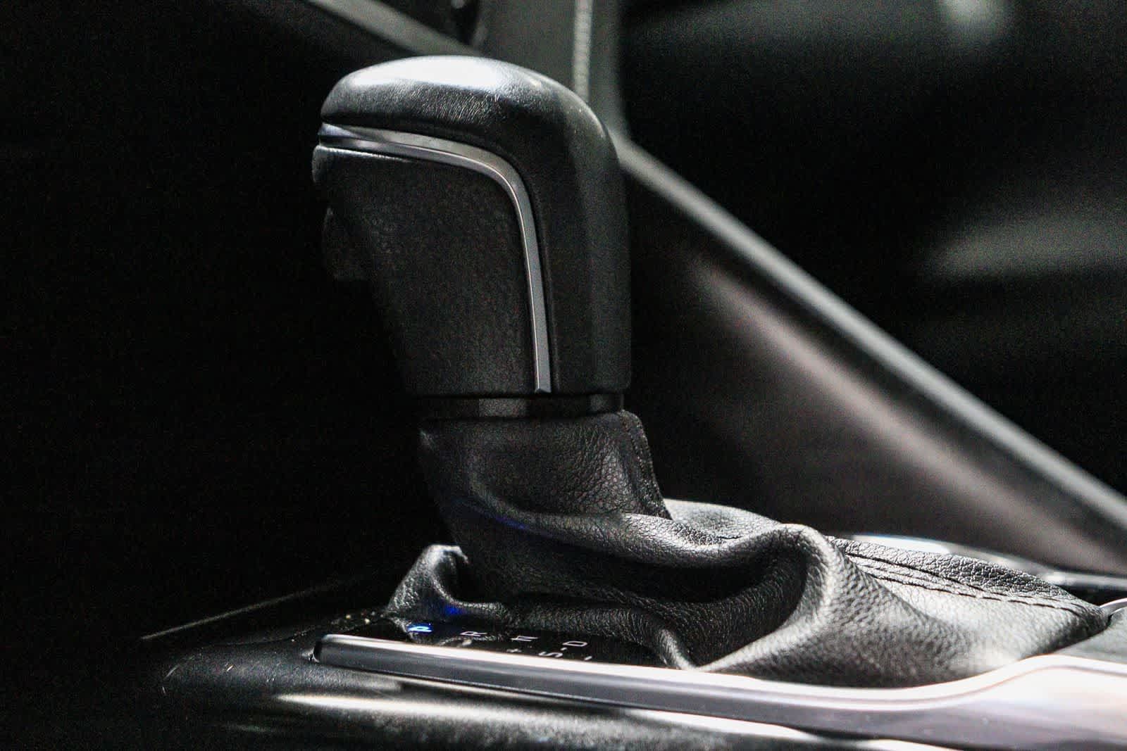 Used 2020 Toyota Camry SE w/ Carpet Mat Package FWD image 19