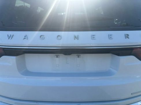 Used 2024 Jeep Wagoneer Series II w/ Flexible Seating Group RWD image 10