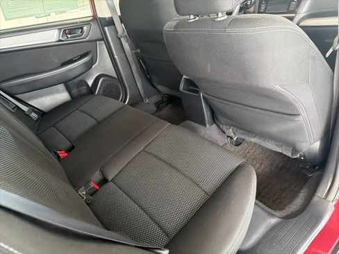 Used 2019 Subaru Outback 2.5i AWD/4WD image 8
