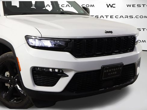 Used 2023 Jeep Grand Cherokee Limited w/ Black Appearance Package AWD/4WD image 50
