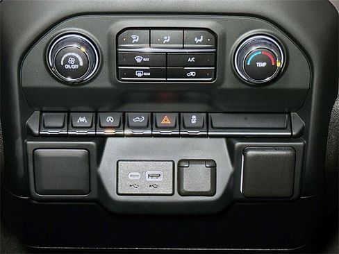Used 2024 Chevrolet Silverado 1500 Custom image 13