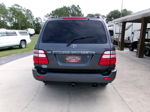Used 2004 Toyota Land Cruiser image 6