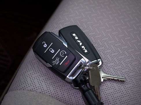 Used 2025 RAM 1500 Laramie w/ Laramie Southwest Edition AWD/4WD image 11