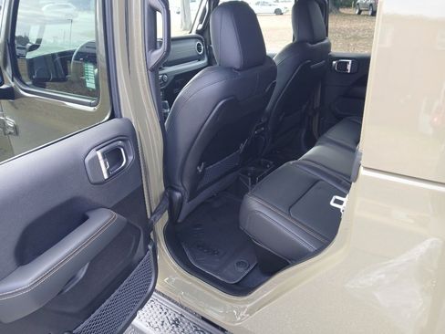 New 2025 Jeep Gladiator Sport image 26