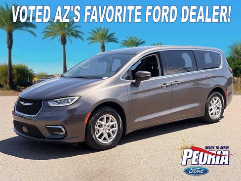 Used 2023 Chrysler Pacifica Touring-L FWD image 1