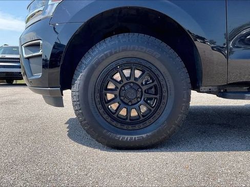 Used 2023 Ford Expedition Max Limited AWD/4WD image 5