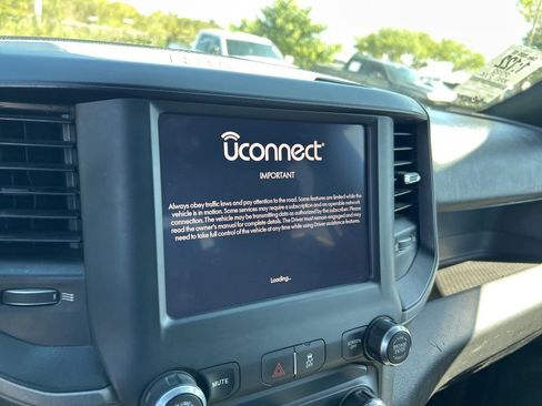 Used 2022 RAM 5500 Tradesman w/ Chrome Appearance Group AWD/4WD image 9