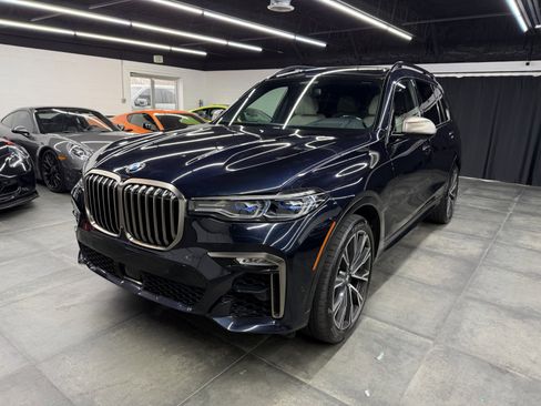 Used 2020 BMW X7 M50i image 1