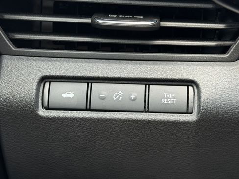 Used 2022 Nissan Altima 2.5 SV FWD image 11